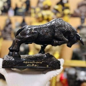 【招财辟邪挡灾神牛金身】