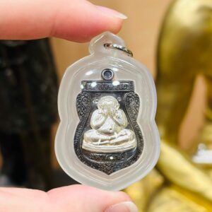 【龙婆扁｜掩面必达佛】