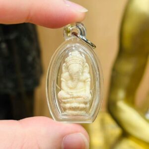 【龙婆查能｜财富智慧象神】