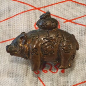 【龙婆扁｜好命猪】