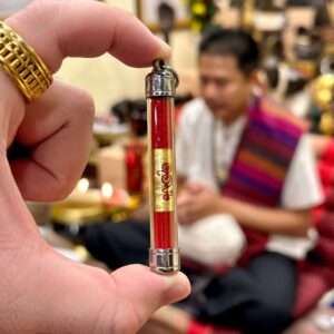 【阿赞瓦｜坤平抱女符管】
